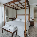 ホテル カンディド 4*