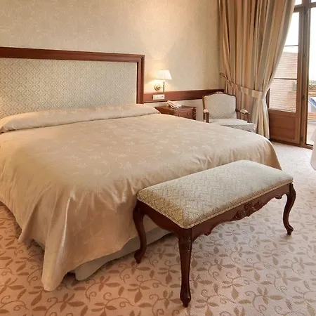 Cándido Hotel 4*