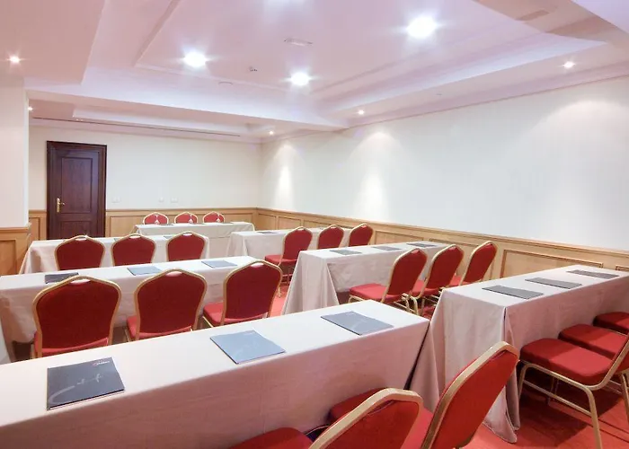 坎迪多酒店 4* 塞哥维亚