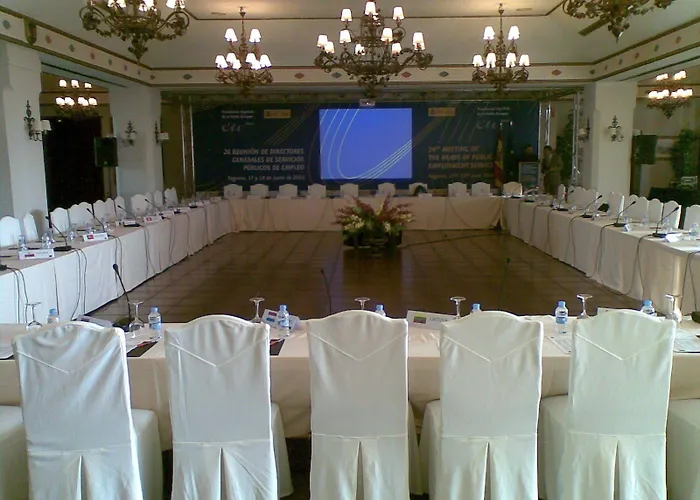 坎迪多酒店 4* 塞哥维亚